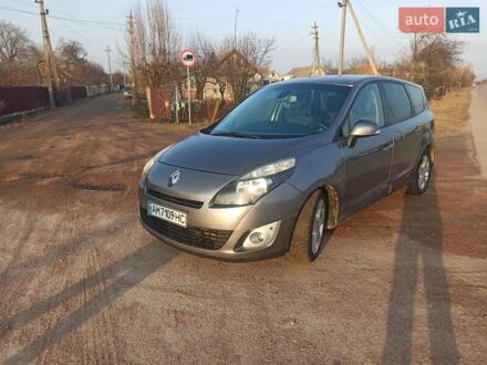 Рено Гранд Сценік 2011 у Житомирі на Automoto.ua Сірий Рено Гранд Сценік, об'ємом двигуна 1.6 л та пробігом 320 тис. км за 6750 $, фото 1 на Automoto.ua