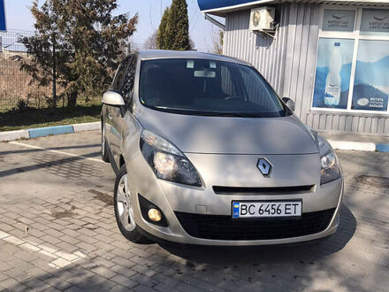 Рено Гранд Сценик 2011 в Львове на Automoto.ua Серый Рено Гранд Сценик, объемом двигателя 1.5 л и пробегом 320 тыс. км за 7350 $, фото 1 на Automoto.ua