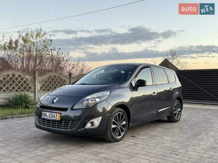 Серый Рено Гранд Сценик, объемом двигателя 1.6 л и пробегом 265 тыс. км за 7999 $, фото 1 на Automoto.ua