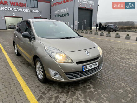Серый Рено Гранд Сценик, объемом двигателя 1.46 л и пробегом 280 тыс. км за 8000 $, фото 1 на Automoto.ua