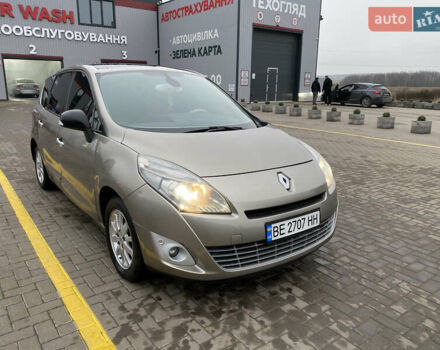 Серый Рено Гранд Сценик, объемом двигателя 1.46 л и пробегом 280 тыс. км за 8000 $, фото 1 на Automoto.ua