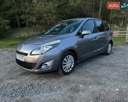 Рено Гранд Сценик 2011 в Изяслве на Automoto.ua Серый Рено Гранд Сценик, объемом двигателя 1.5 л и пробегом 285 тыс. км за 6700 $, фото 1 на Automoto.ua