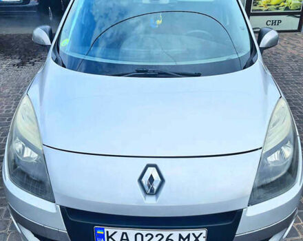 Сірий Рено Гранд Сценік, об'ємом двигуна 1.6 л та пробігом 246 тис. км за 6500 $, фото 1 на Automoto.ua