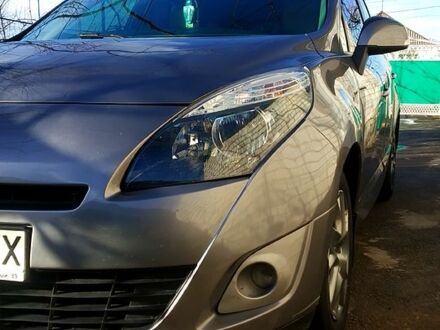 Рено Гранд Сценик 2011 в Николаеве на Automoto.ua Серый Рено Гранд Сценик, объемом двигателя 1.6 л и пробегом 228 тыс. км за 7799 $, фото 1 на Automoto.ua