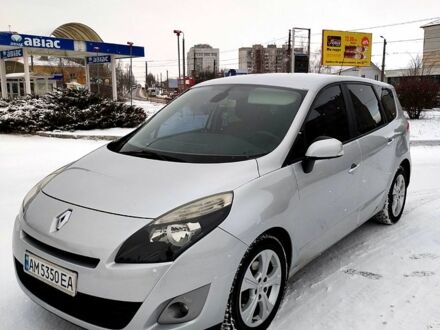 Рено Гранд Сценік 2011 у Житомирі на Automoto.ua Сірий Рено Гранд Сценік, об'ємом двигуна 15 л та пробігом 280 тис. км за 7300 $, фото 1 на Automoto.ua