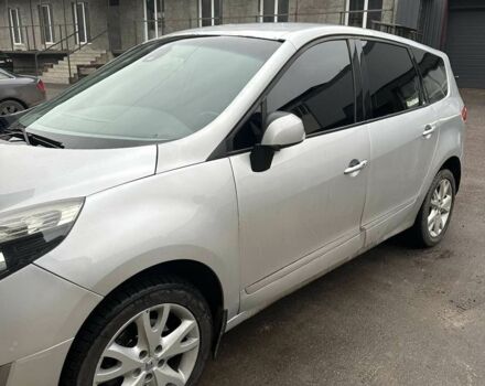 Серый Рено Гранд Сценик, объемом двигателя 0 л и пробегом 340 тыс. км за 5800 $, фото 1 на Automoto.ua