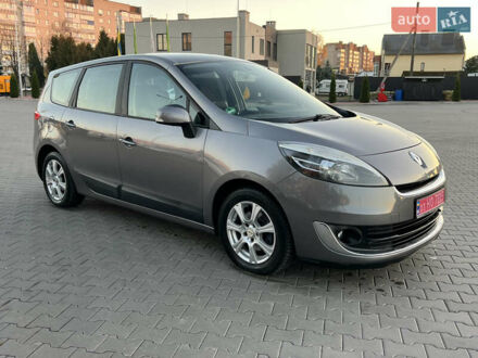 Сірий Рено Гранд Сценік, об'ємом двигуна 1.6 л та пробігом 238 тис. км за 8700 $, фото 1 на Automoto.ua