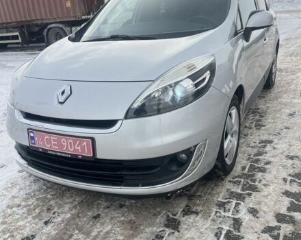 Серый Рено Гранд Сценик, объемом двигателя 1.5 л и пробегом 292 тыс. км за 6850 $, фото 1 на Automoto.ua