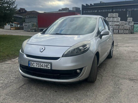 Серый Рено Гранд Сценик, объемом двигателя 1.5 л и пробегом 264 тыс. км за 7000 $, фото 1 на Automoto.ua