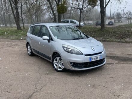 Рено Гранд Сценик 2012 в Чернигове на Automoto.ua Серый Рено Гранд Сценик, объемом двигателя 1.5 л и пробегом 250 тыс. км за 8500 $, фото 1 на Automoto.ua
