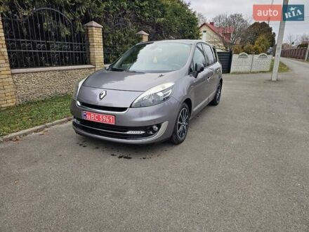 Сірий Рено Гранд Сценік, об'ємом двигуна 1.6 л та пробігом 217 тис. км за 8900 $, фото 1 на Automoto.ua