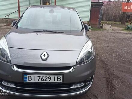 Серый Рено Гранд Сценик, объемом двигателя 1.5 л и пробегом 230 тыс. км за 8500 $, фото 1 на Automoto.ua