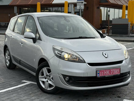 Сірий Рено Гранд Сценік, об'ємом двигуна 1.5 л та пробігом 203 тис. км за 8250 $, фото 1 на Automoto.ua