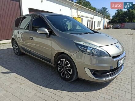 Серый Рено Гранд Сценик, объемом двигателя 1.5 л и пробегом 247 тыс. км за 8400 $, фото 1 на Automoto.ua