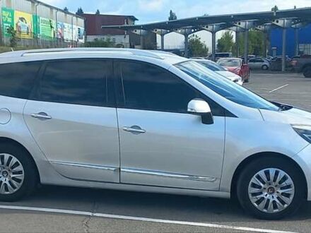 Серый Рено Гранд Сценик, объемом двигателя 1.5 л и пробегом 242 тыс. км за 8500 $, фото 1 на Automoto.ua