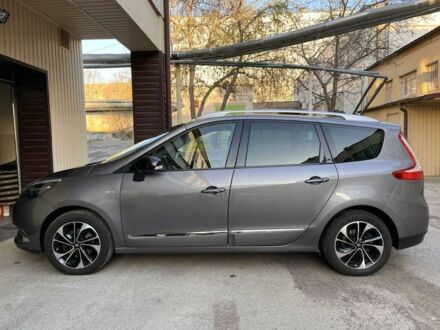 Рено Гранд Сценик 2014 в Николаеве на Automoto.ua Серый Рено Гранд Сценик, объемом двигателя 1.5 л и пробегом 191 тыс. км за 11100 $, фото 1 на Automoto.ua