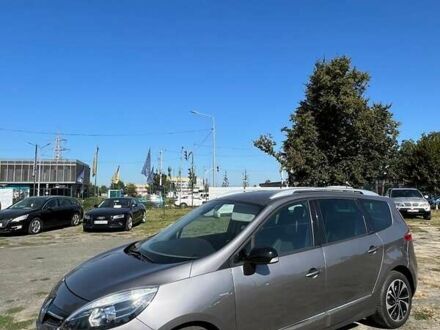Рено Гранд Сценик 2014 в Буче на Automoto.ua Серый Рено Гранд Сценик, объемом двигателя 1.6 л и пробегом 213 тыс. км за 10800 $, фото 1 на Automoto.ua