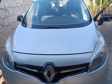 Серый Рено Гранд Сценик, объемом двигателя 1.6 л и пробегом 242 тыс. км за 9800 $, фото 1 на Automoto.ua