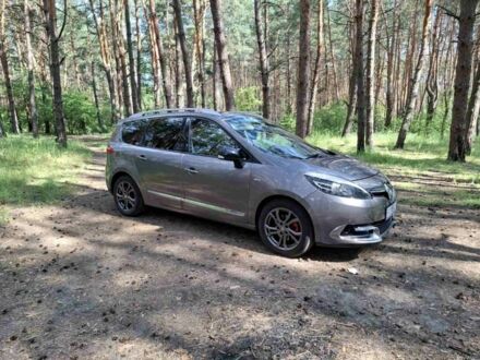 Рено Гранд Сценик 2014 в Александрие на Automoto.ua Серый Рено Гранд Сценик, объемом двигателя 1.6 л и пробегом 220 тыс. км за 9500 $, фото 1 на Automoto.ua