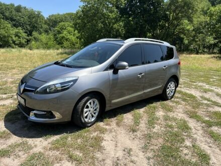 Рено Гранд Сценік 2015 у Дніпро (Дніпропетровську) на Automoto.ua Сірий Рено Гранд Сценік, об'ємом двигуна 1.6 л та пробігом 194 тис. км за 10800 $, фото 1 на Automoto.ua