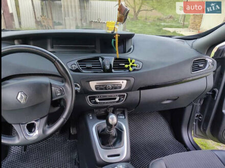 Сірий Рено Гранд Сценік, об'ємом двигуна 1.6 л та пробігом 206 тис. км за 11500 $, фото 1 на Automoto.ua