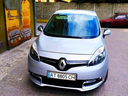 Рено Гранд Сценик 2015 в Ивано-Франковске на Automoto.ua Серый Рено Гранд Сценик, объемом двигателя 1.5 л и пробегом 210 тыс. км за 9600 $, фото 1 на Automoto.ua