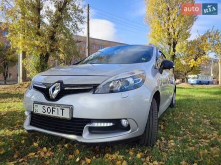 Рено Гранд Сценик 2016 в Черкассах на Automoto.ua Серый Рено Гранд Сценик, объемом двигателя 1.5 л и пробегом 201 тыс. км за 11200 $, фото 1 на Automoto.ua