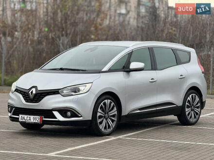 Серый Рено Гранд Сценик, объемом двигателя 1.5 л и пробегом 200 тыс. км за 14800 $, фото 1 на Automoto.ua