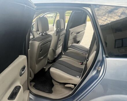 Синий Рено Гранд Сценик, объемом двигателя 2 л и пробегом 250 тыс. км за 4250 $, фото 5 на Automoto.ua