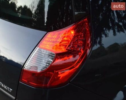 Синий Рено Гранд Сценик, объемом двигателя 1.6 л и пробегом 260 тыс. км за 5600 $, фото 19 на Automoto.ua