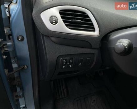 Синій Рено Гранд Сценік, об'ємом двигуна 2 л та пробігом 317 тис. км за 6700 $, фото 37 на Automoto.ua