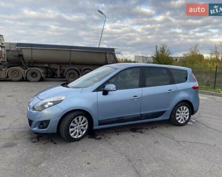 Синий Рено Гранд Сценик, объемом двигателя 1.9 л и пробегом 242 тыс. км за 7200 $, фото 7 на Automoto.ua