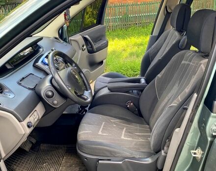 Зеленый Рено Гранд Сценик, объемом двигателя 2 л и пробегом 253 тыс. км за 5300 $, фото 5 на Automoto.ua