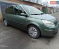 Зеленый Рено Гранд Сценик, объемом двигателя 2 л и пробегом 280 тыс. км за 4650 $, фото 1 на Automoto.ua