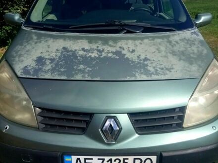 Рено Гранд Сценік 2004 у Дніпро (Дніпропетровську) на Automoto.ua Зелений Рено Гранд Сценік, об'ємом двигуна 1.9 л та пробігом 274 тис. км за 4200 $, фото 1 на Automoto.ua