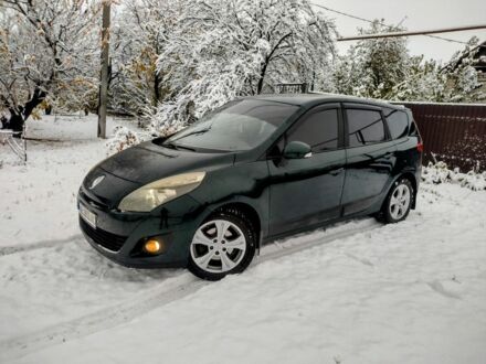 Рено Гранд Сценік 2009 у Новомосковске на Automoto.ua Зелений Рено Гранд Сценік, об'ємом двигуна 1.9 л та пробігом 389 тис. км за 6750 $, фото 1 на Automoto.ua