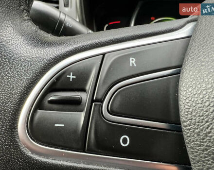 Белый Рено Kadjar, объемом двигателя 1.6 л и пробегом 252 тыс. км за 17800 $, фото 46 на Automoto.ua