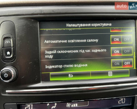 Белый Рено Kadjar, объемом двигателя 1.6 л и пробегом 252 тыс. км за 17800 $, фото 62 на Automoto.ua