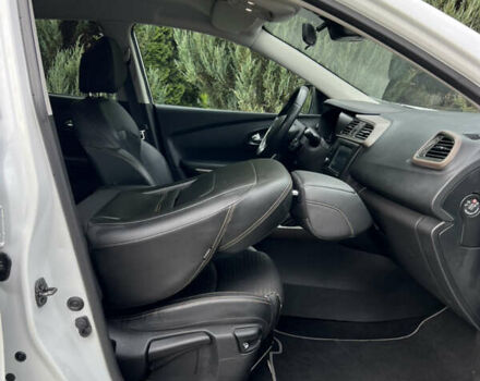 Белый Рено Kadjar, объемом двигателя 1.6 л и пробегом 252 тыс. км за 17800 $, фото 86 на Automoto.ua
