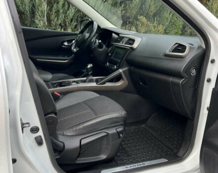 Белый Рено Kadjar, объемом двигателя 1.6 л и пробегом 252 тыс. км за 17800 $, фото 146 на Automoto.ua