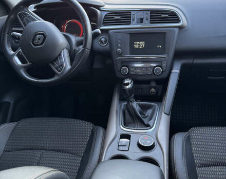 Белый Рено Kadjar, объемом двигателя 1.6 л и пробегом 176 тыс. км за 16300 $, фото 12 на Automoto.ua