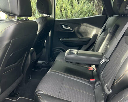 Белый Рено Kadjar, объемом двигателя 1.6 л и пробегом 252 тыс. км за 17800 $, фото 77 на Automoto.ua