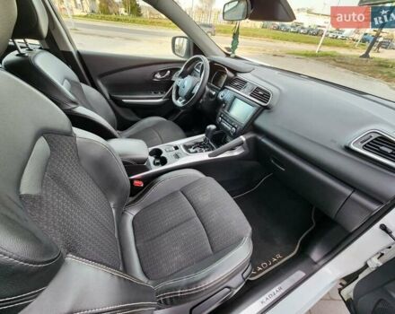 Белый Рено Kadjar, объемом двигателя 1.5 л и пробегом 232 тыс. км за 14950 $, фото 44 на Automoto.ua