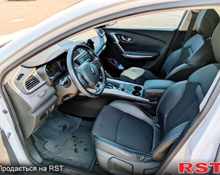 Белый Рено Kadjar, объемом двигателя 1.5 л и пробегом 90 тыс. км за 18000 $, фото 3 на Automoto.ua