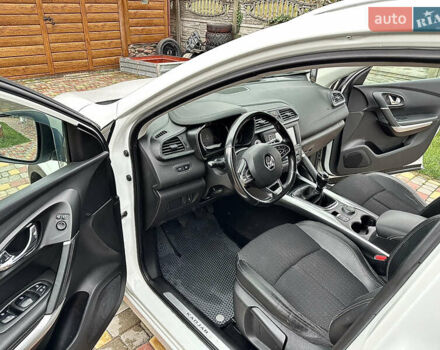 Белый Рено Kadjar, объемом двигателя 1.6 л и пробегом 209 тыс. км за 14100 $, фото 15 на Automoto.ua