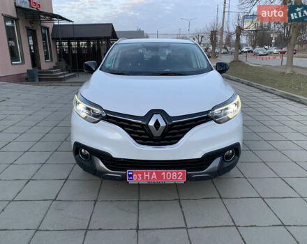 Белый Рено Kadjar, объемом двигателя 1.6 л и пробегом 132 тыс. км за 17500 $, фото 2 на Automoto.ua