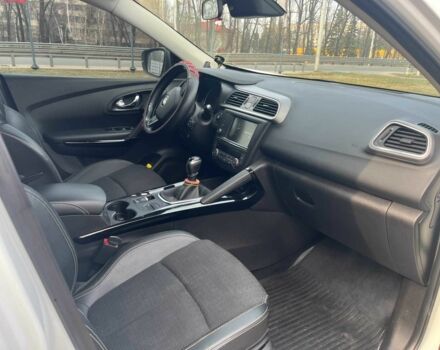 Белый Рено Kadjar, объемом двигателя 1.6 л и пробегом 60 тыс. км за 17500 $, фото 8 на Automoto.ua