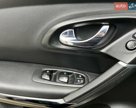 Білий Рено Kadjar, об'ємом двигуна 1.46 л та пробігом 162 тис. км за 16750 $, фото 8 на Automoto.ua