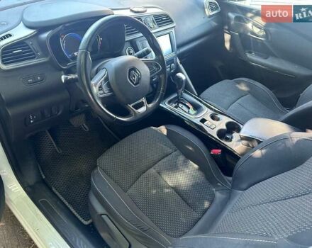 Білий Рено Kadjar, об'ємом двигуна 1.46 л та пробігом 141 тис. км за 15000 $, фото 2 на Automoto.ua