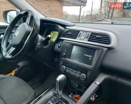 Белый Рено Kadjar, объемом двигателя 1.46 л и пробегом 100 тыс. км за 17000 $, фото 10 на Automoto.ua
